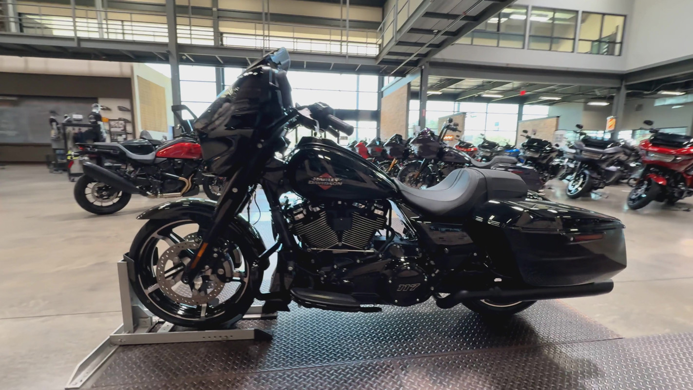Street Glide®