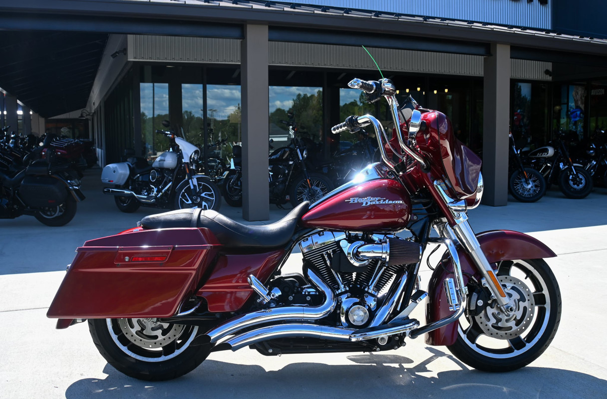 Street Glide®