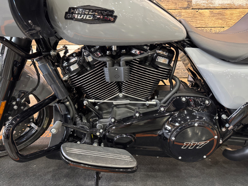 Road Glide®