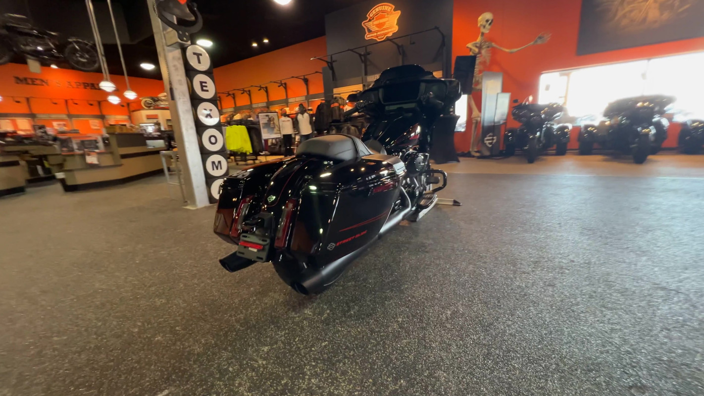 Street Glide®