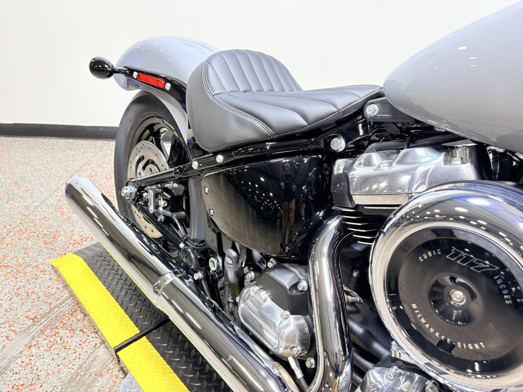Street Bob®
