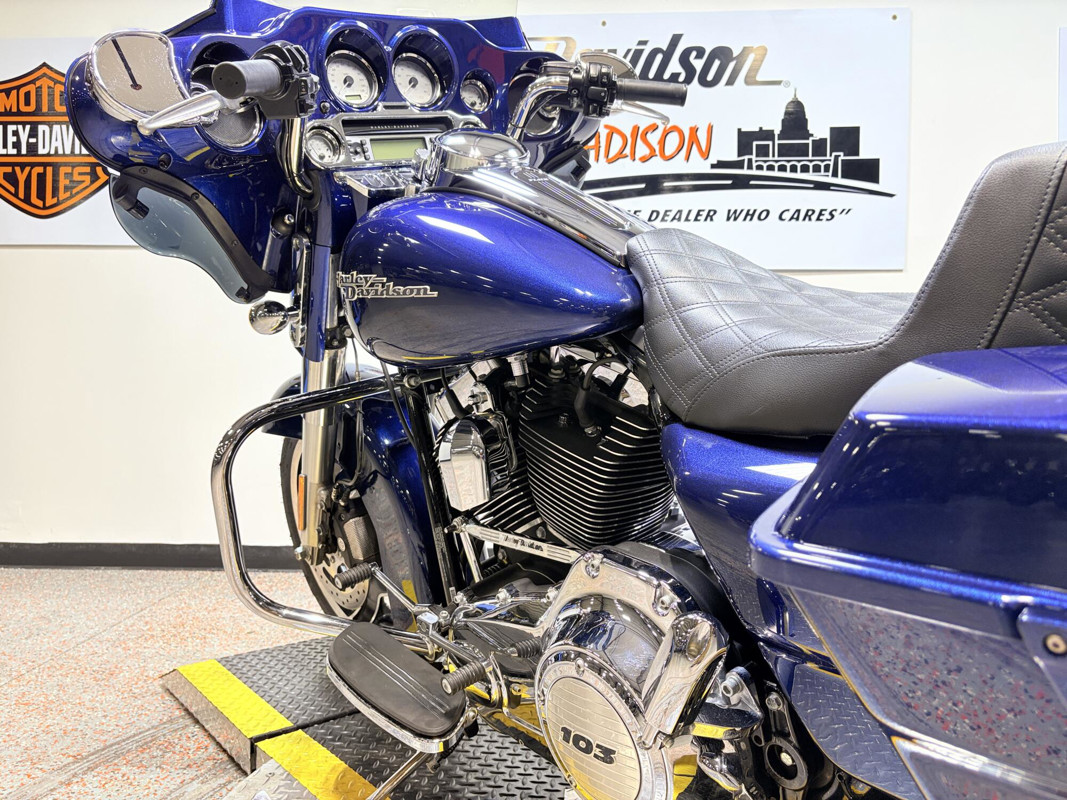 Street Glide®