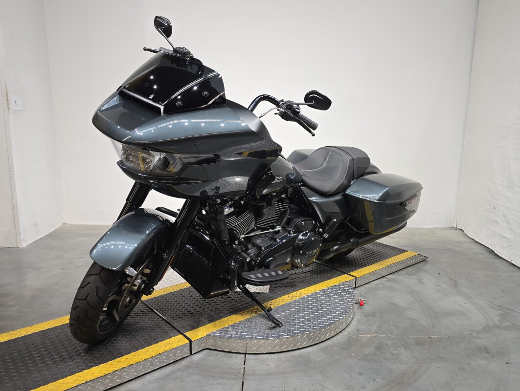 Road Glide®