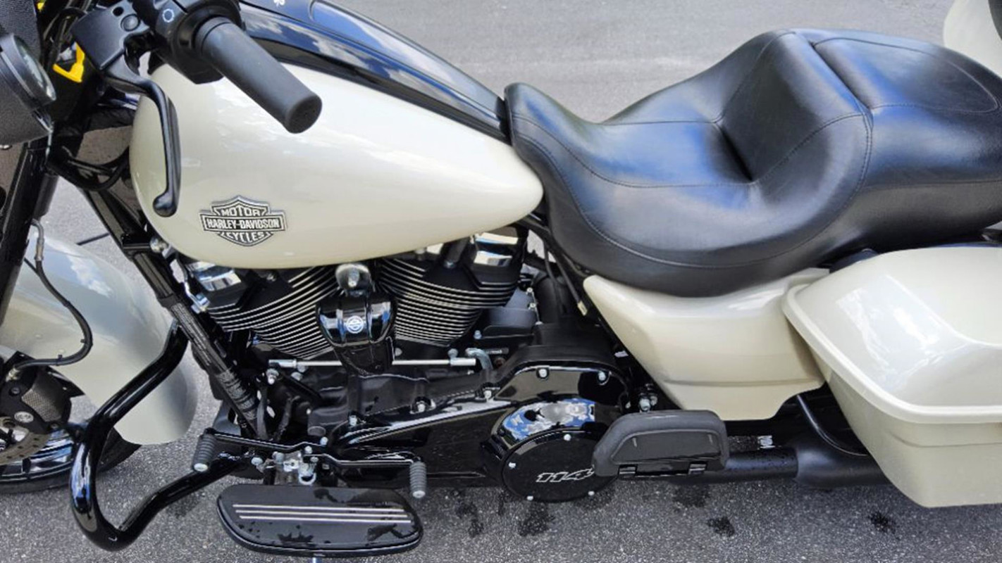 Street Glide®