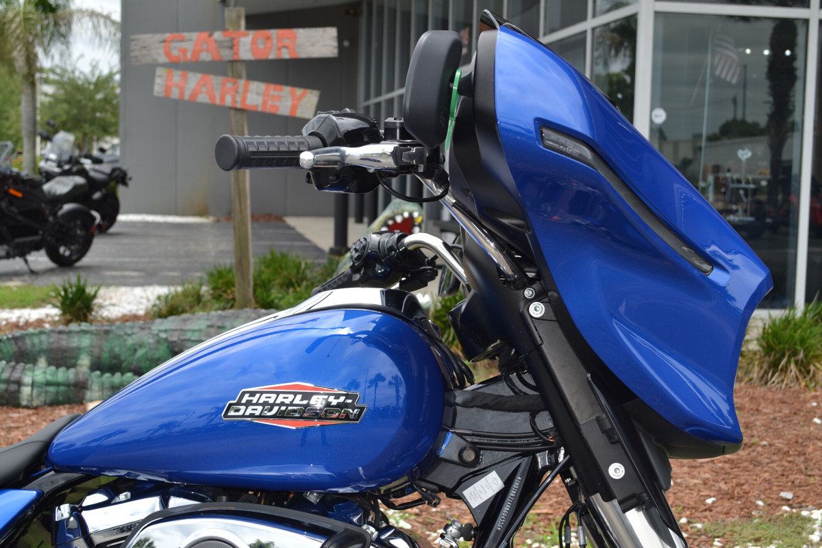 Street Glide®
