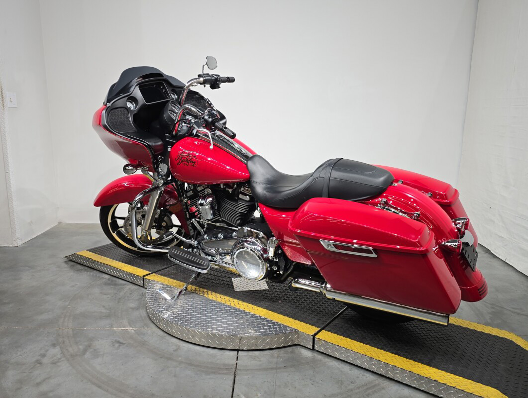 Road Glide®