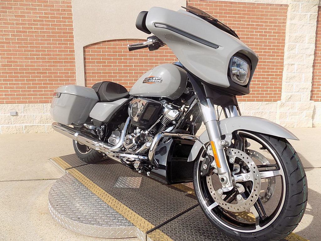 Street Glide®