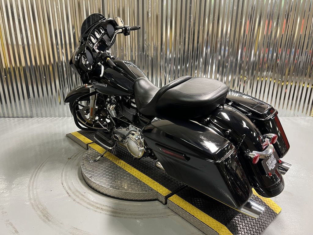 Street Glide®