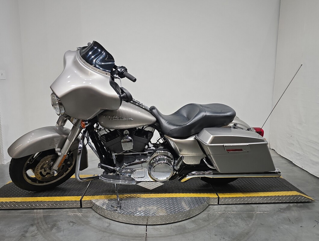 Street Glide®