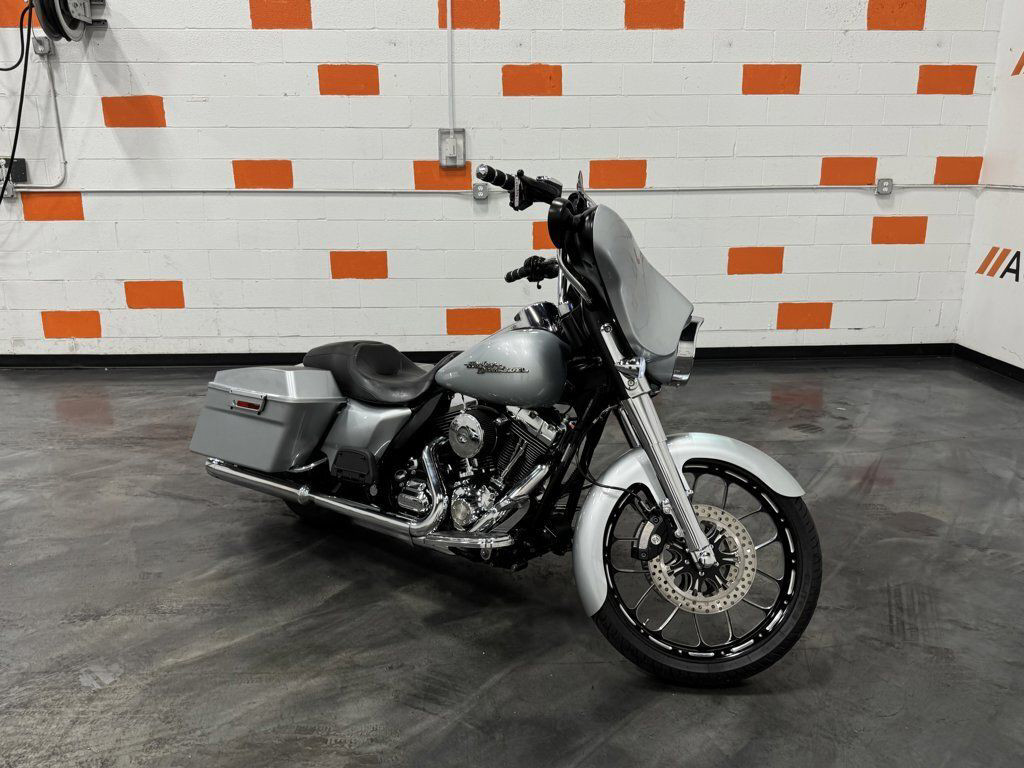 Street Glide®