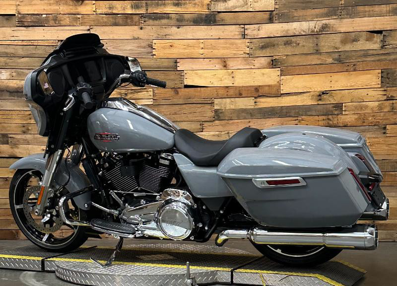 Street Glide®