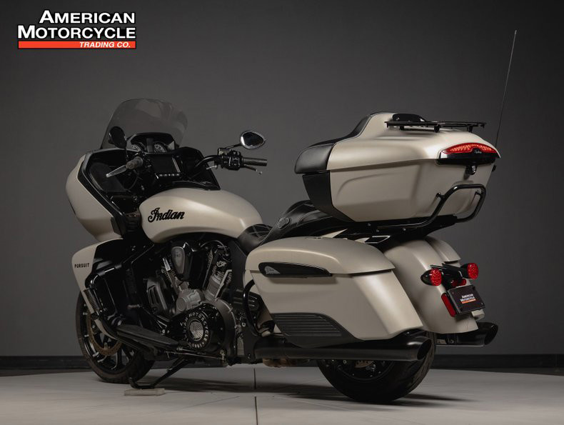 Pursuit Dark Horse Premium Package