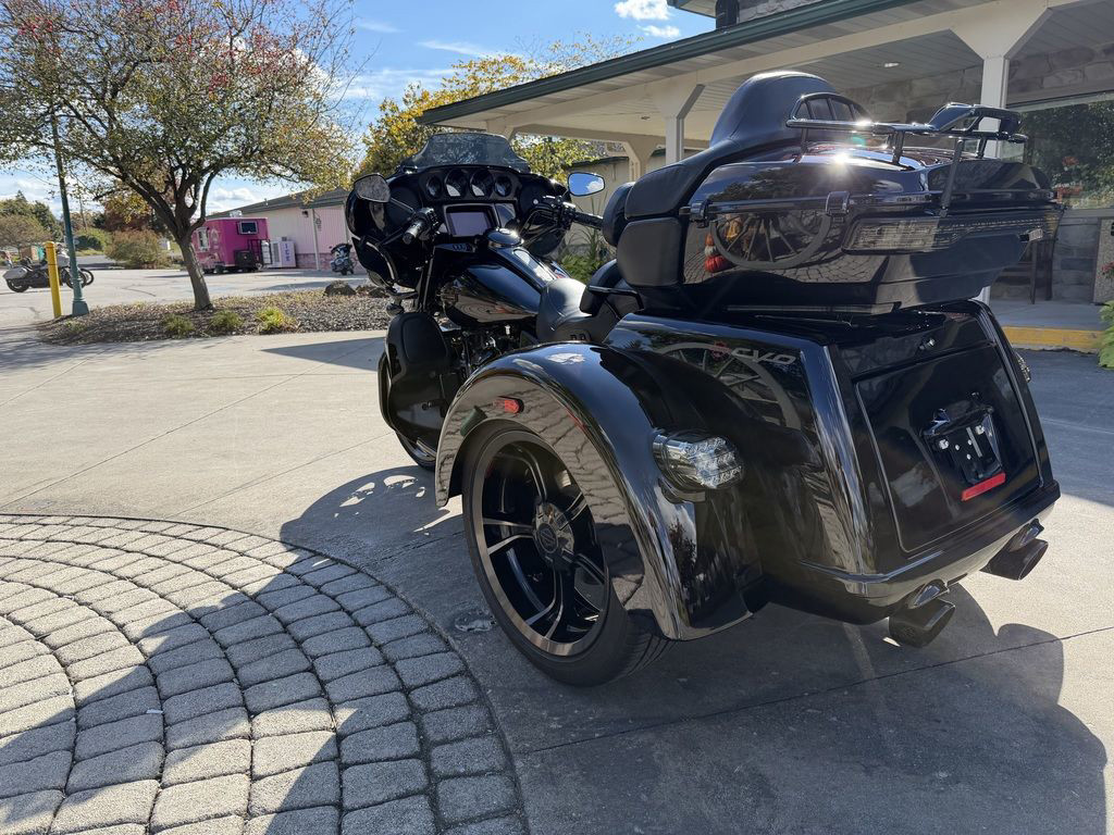 CVO® Tri Glide® Ultra