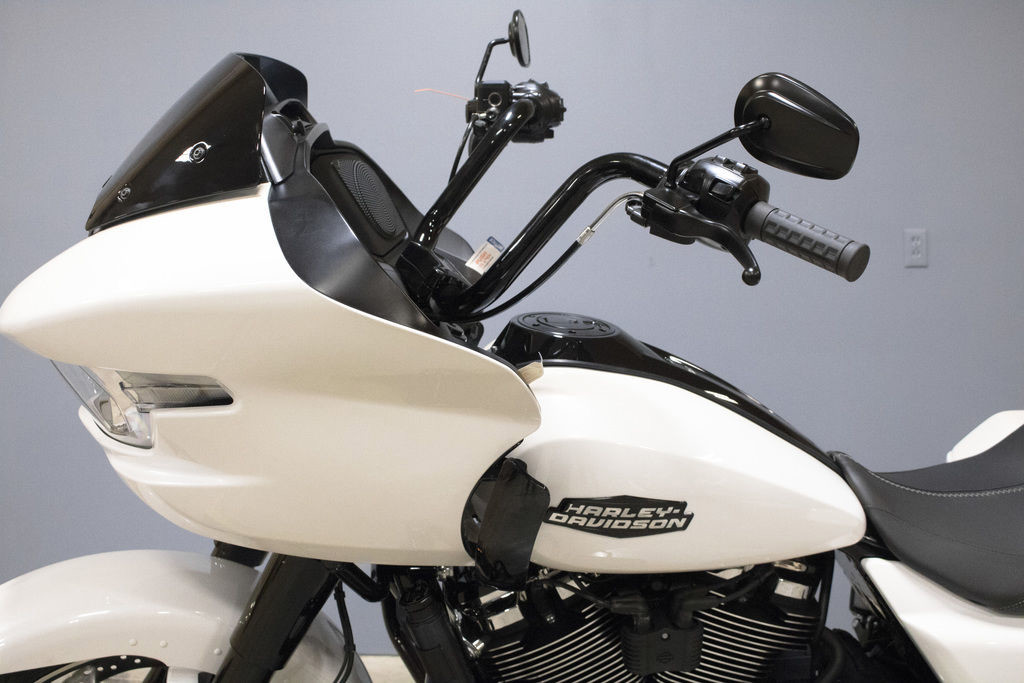 Road Glide®