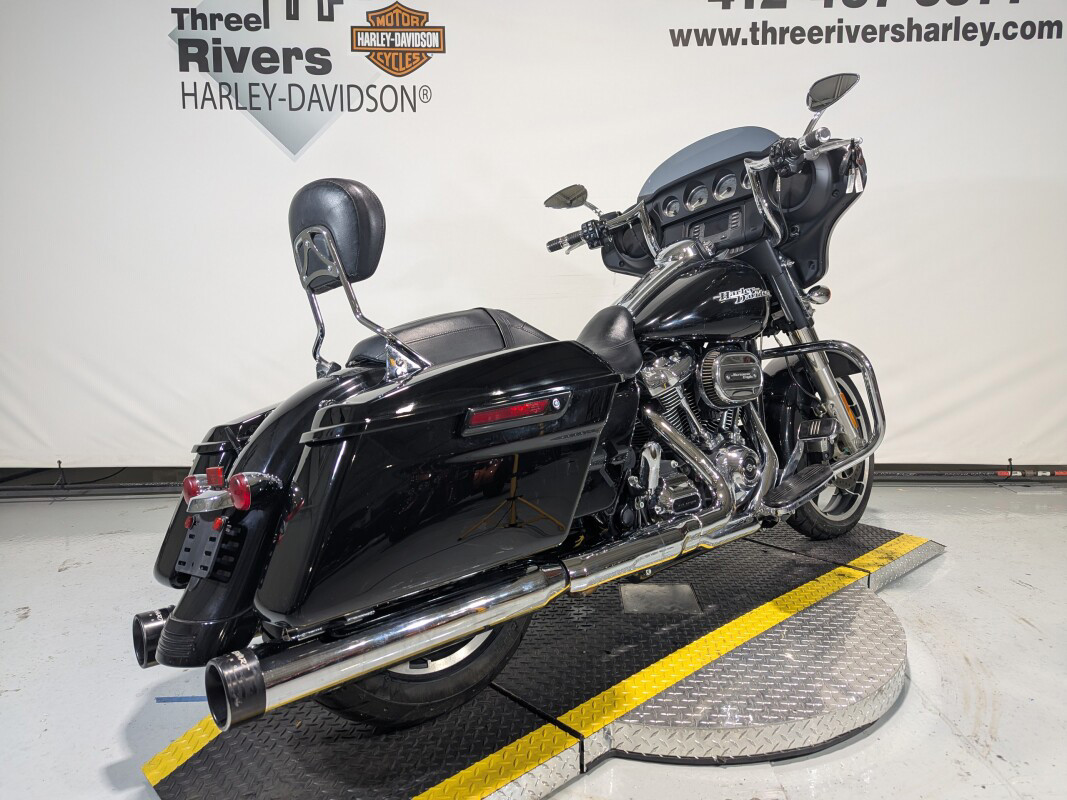 Street Glide®