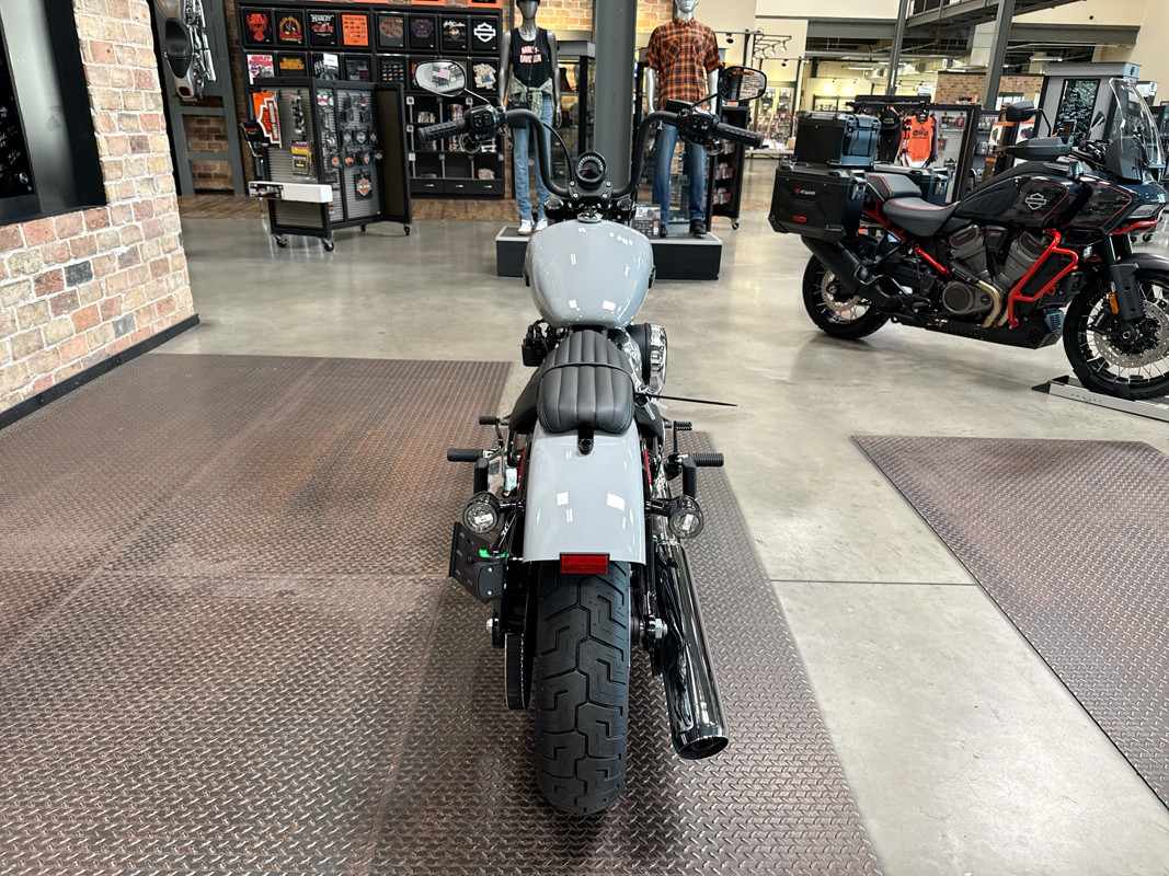 Street Bob®
