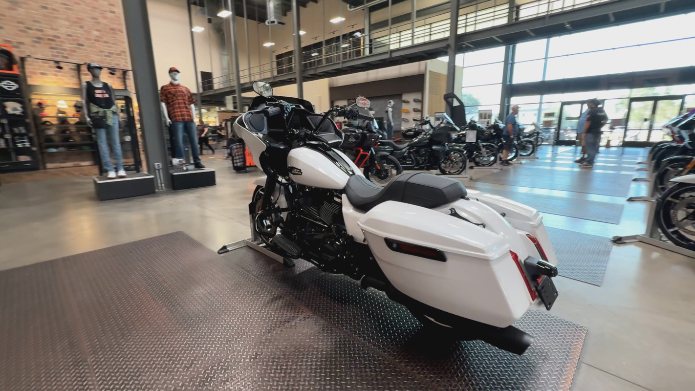 Road Glide®
