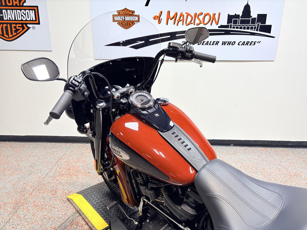 Heritage Classic 114