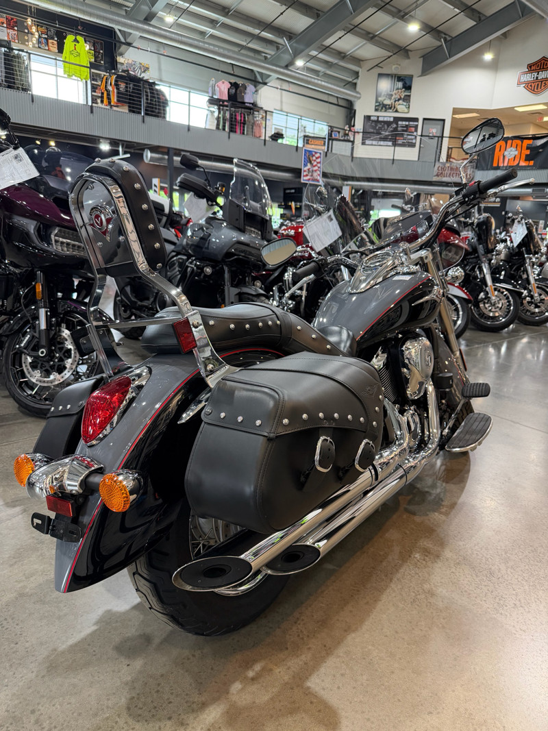 Vulcan 900 Classic LT