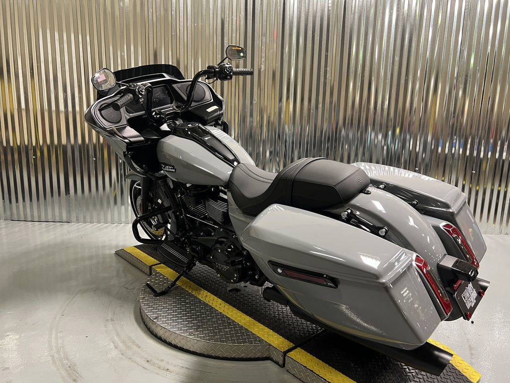 Road Glide®