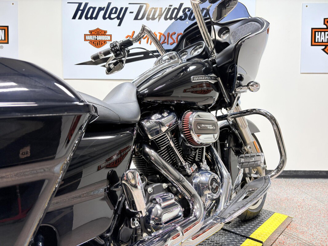Road Glide®