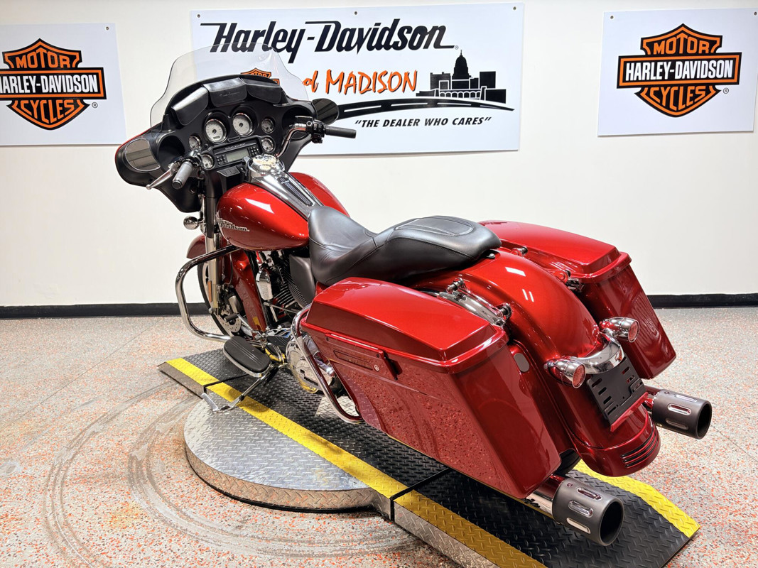Street Glide®