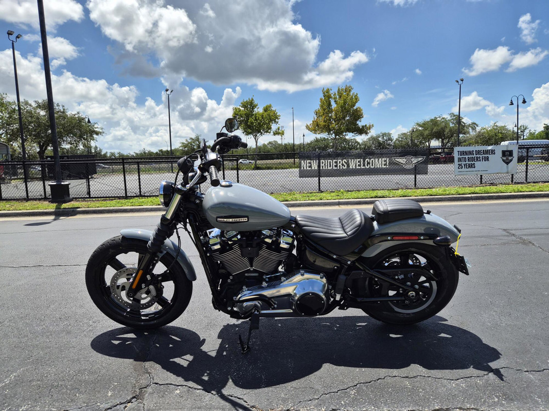 Street Bob®