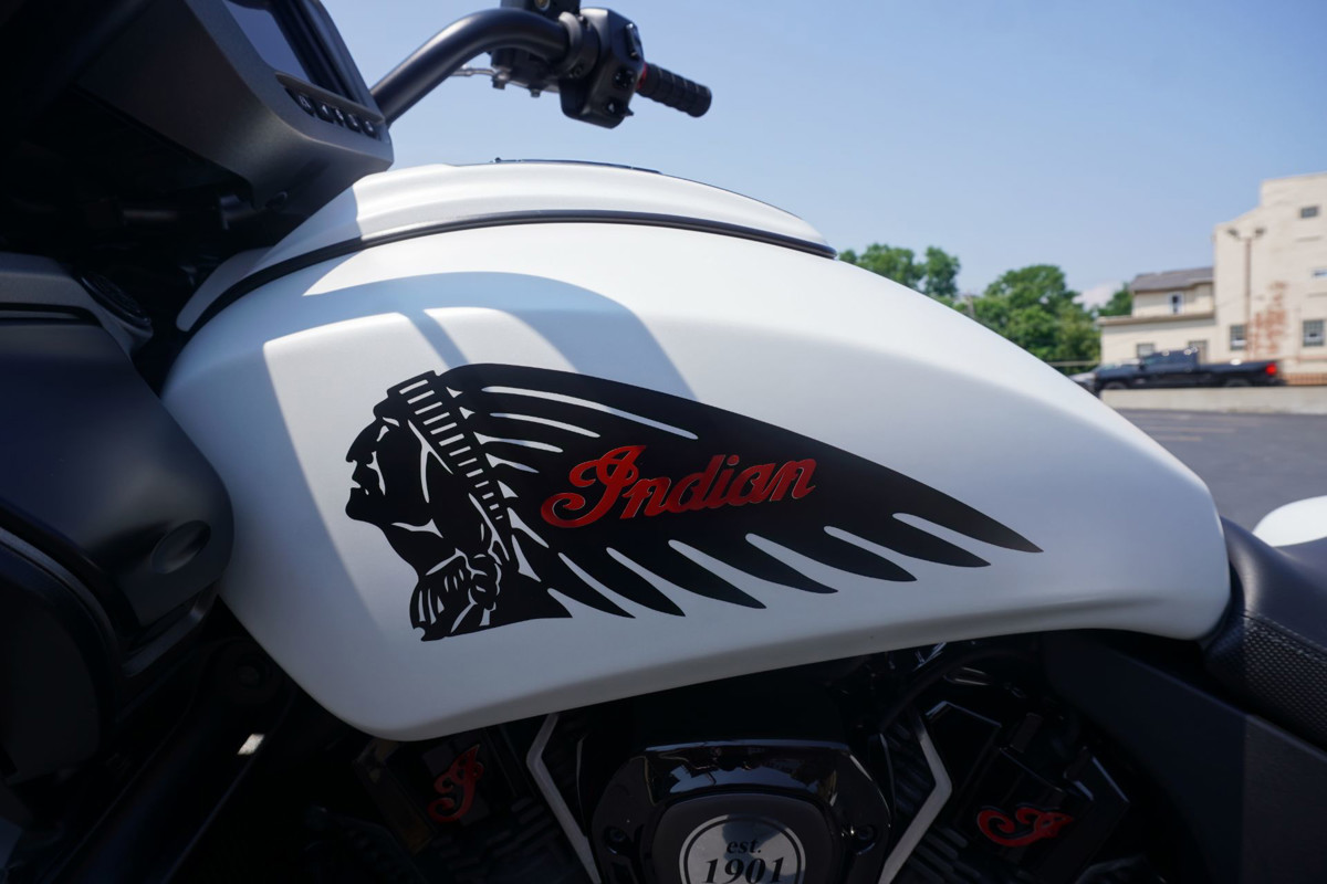 Challenger Dark Horse