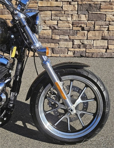 Sportster® SuperLow® 1200T