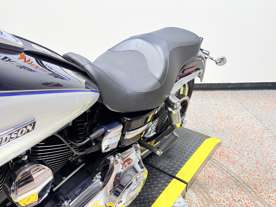 Dyna® Super Glide Custom