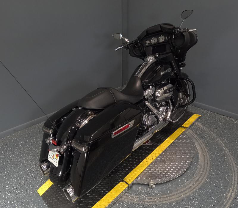 Street Glide®
