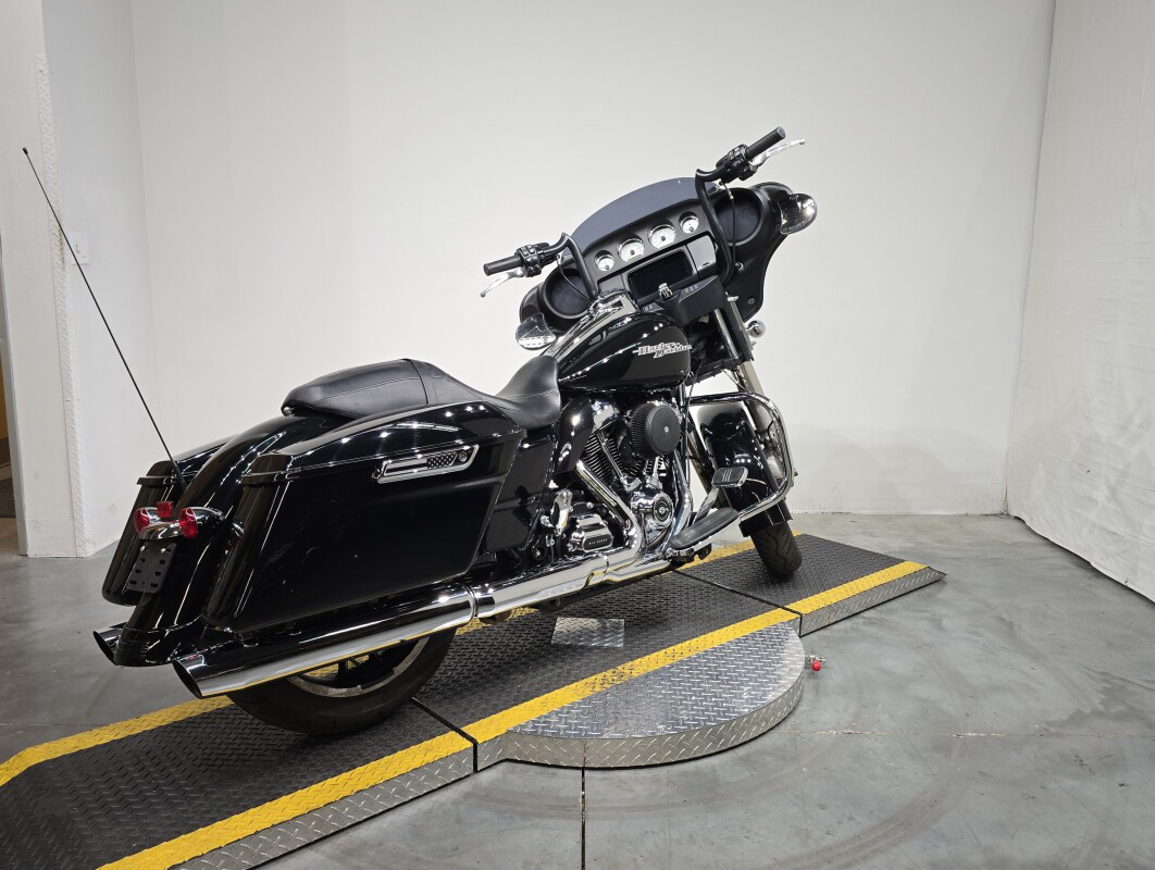 Street Glide®