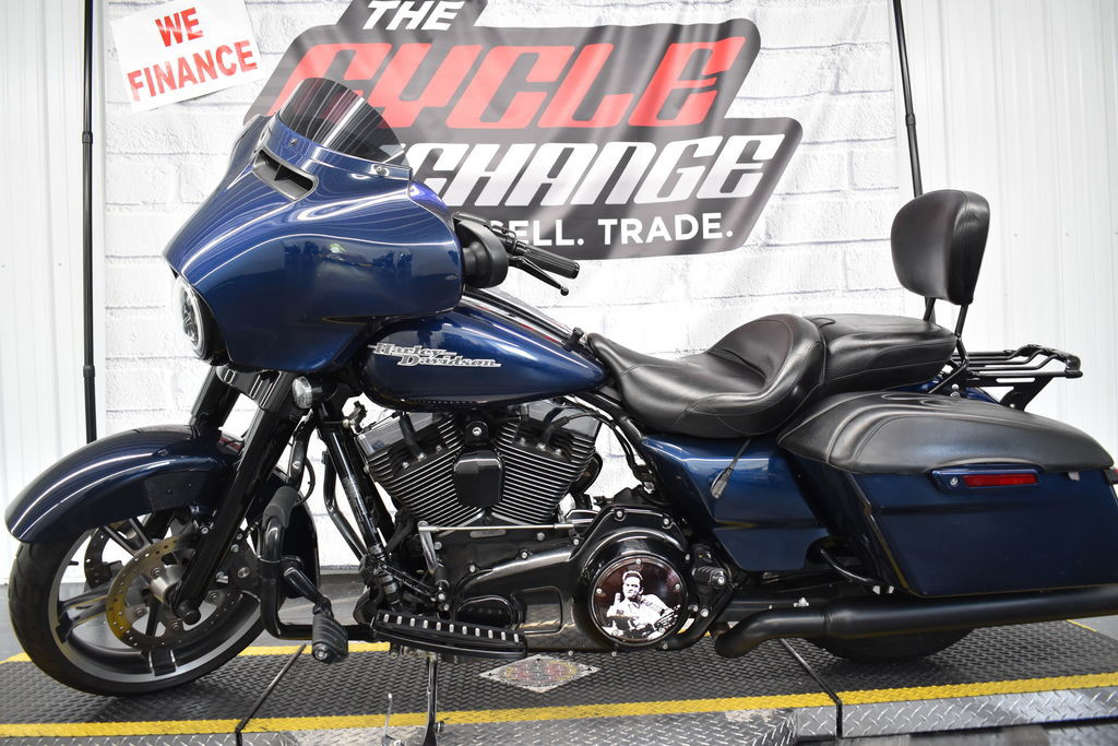 Street Glide®