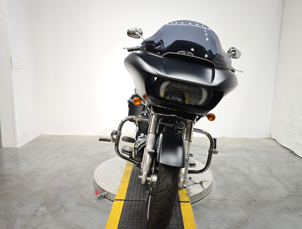 Road Glide®
