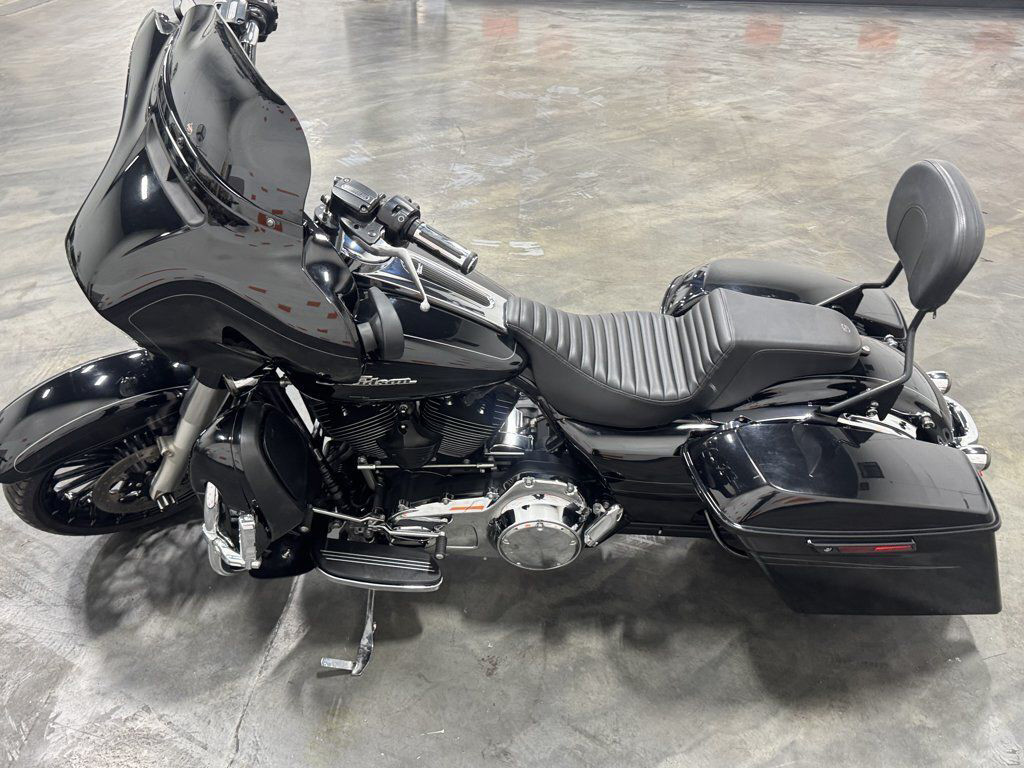 Street Glide®