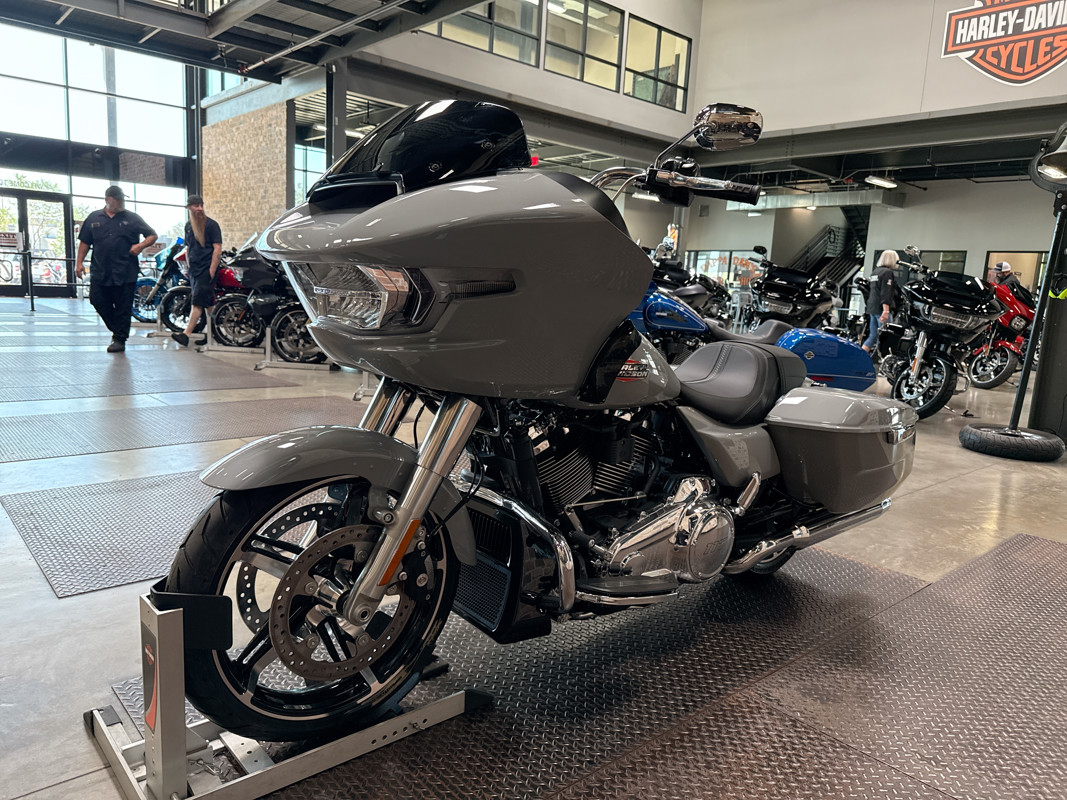 Road Glide®