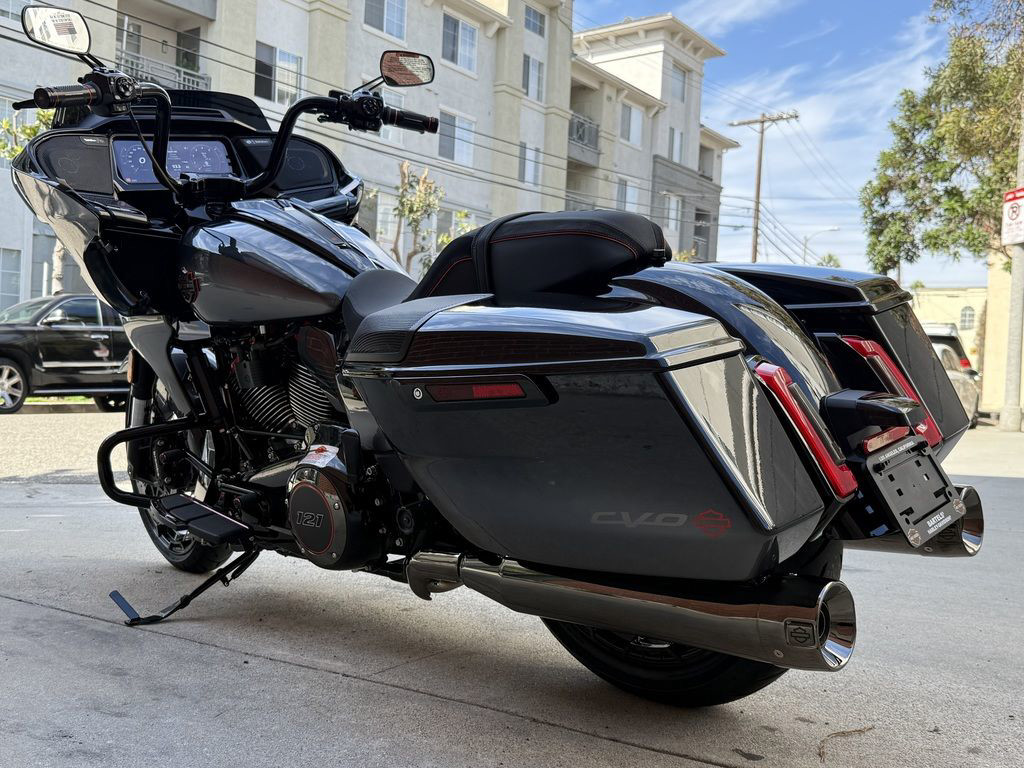 CVO® Road Glide®