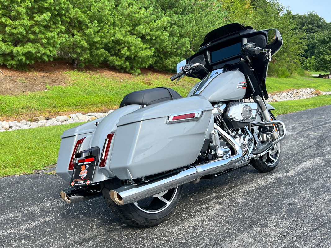 Street Glide®