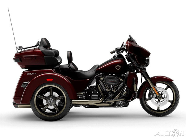 CVO® Tri Glide® Ultra