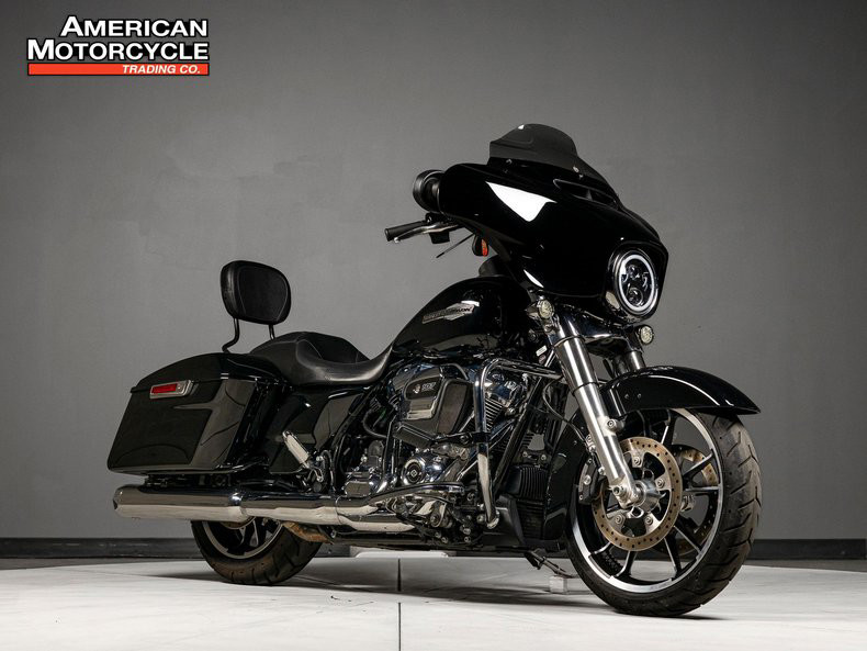 Street Glide®