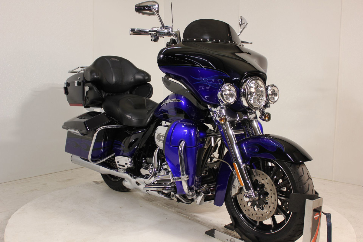 CVO® Ultra Classic Electra Glide®
