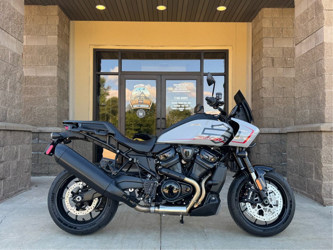 Pan America® 1250 ST