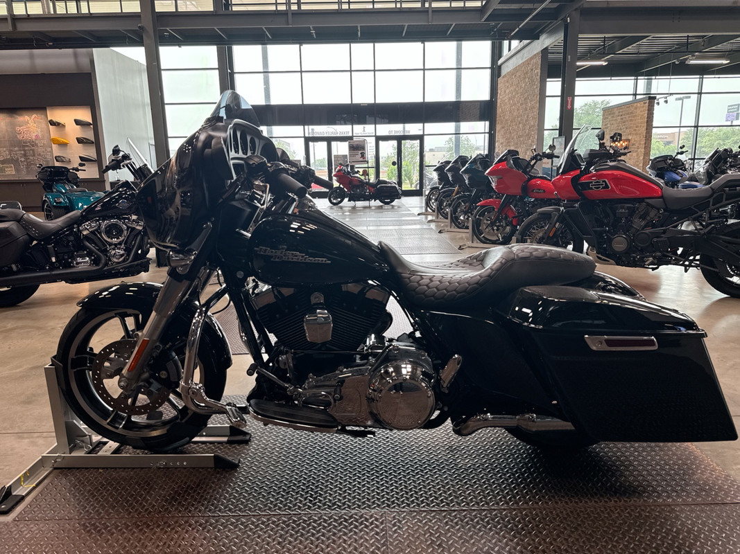 Street Glide®