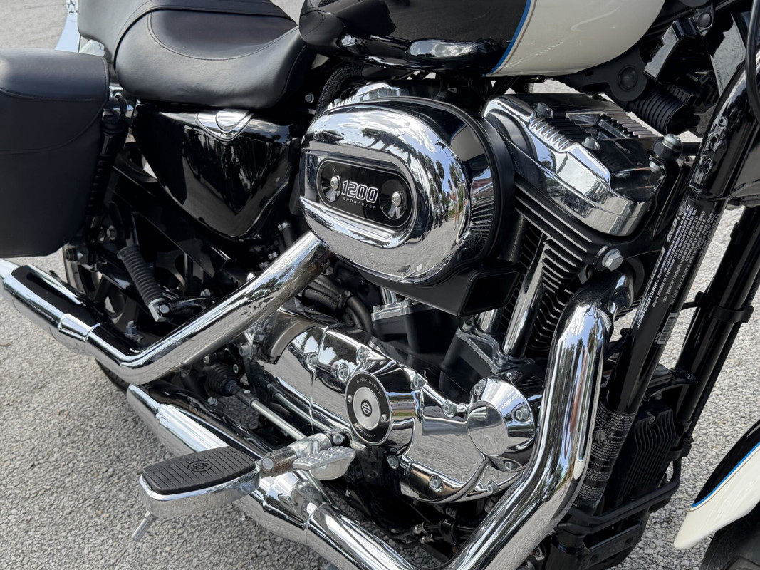 Sportster® SuperLow® 1200T