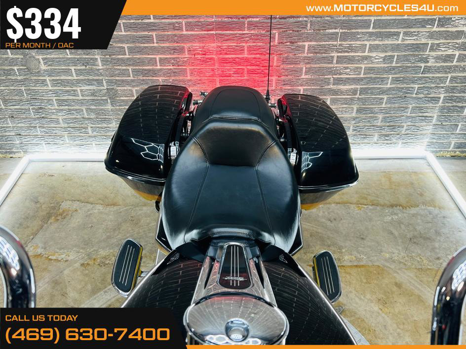 Street Glide®