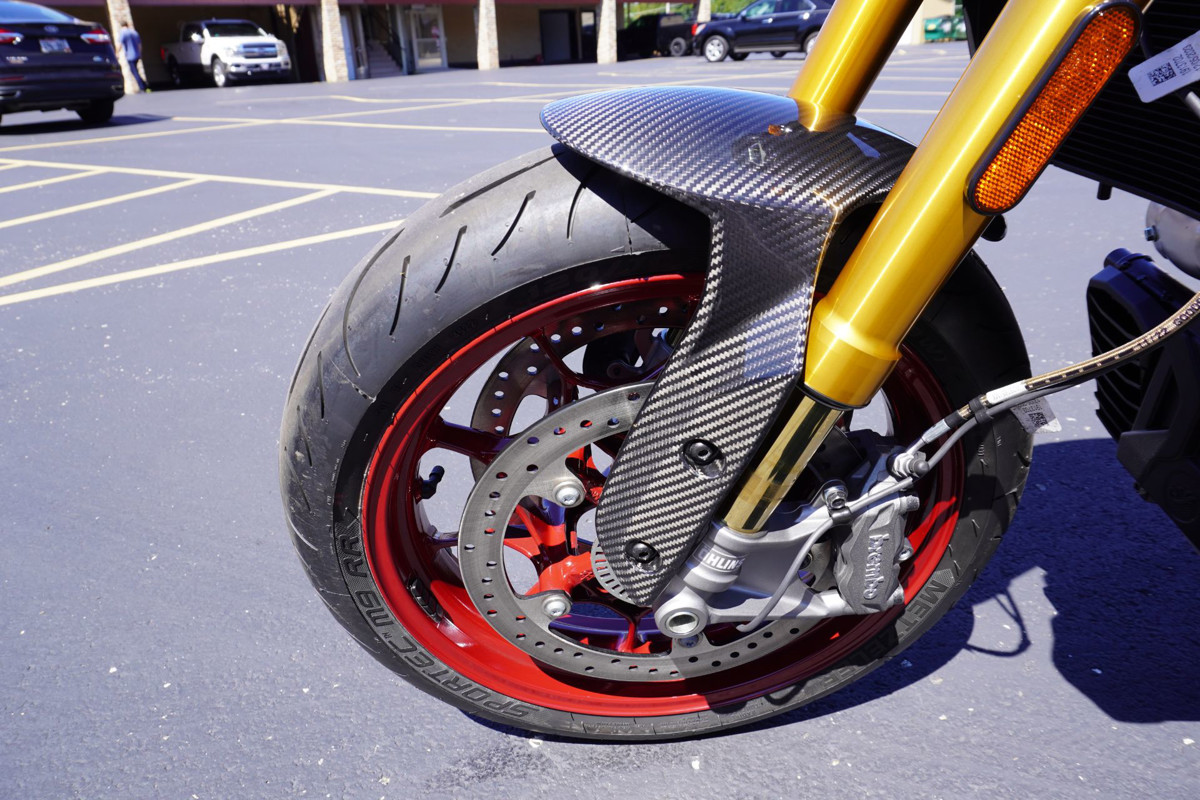 FTR R Carbon