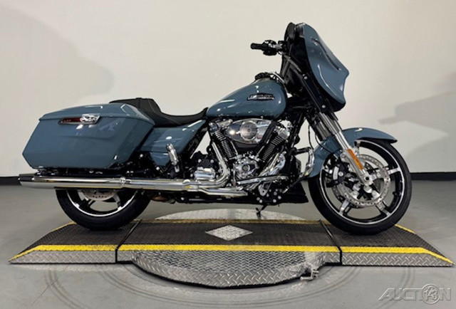 Street Glide®