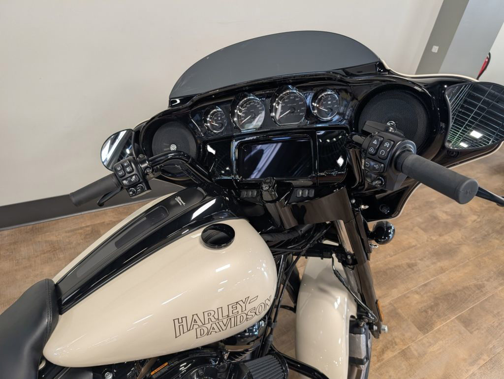 Street Glide® ST