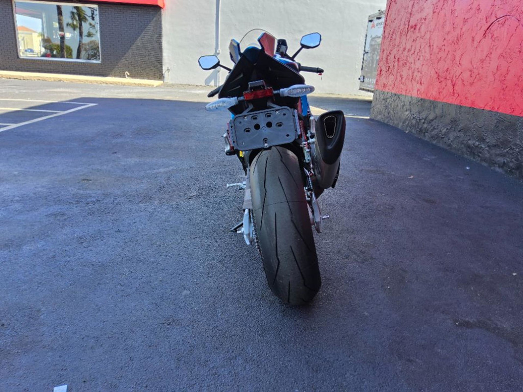 RSV4 1100