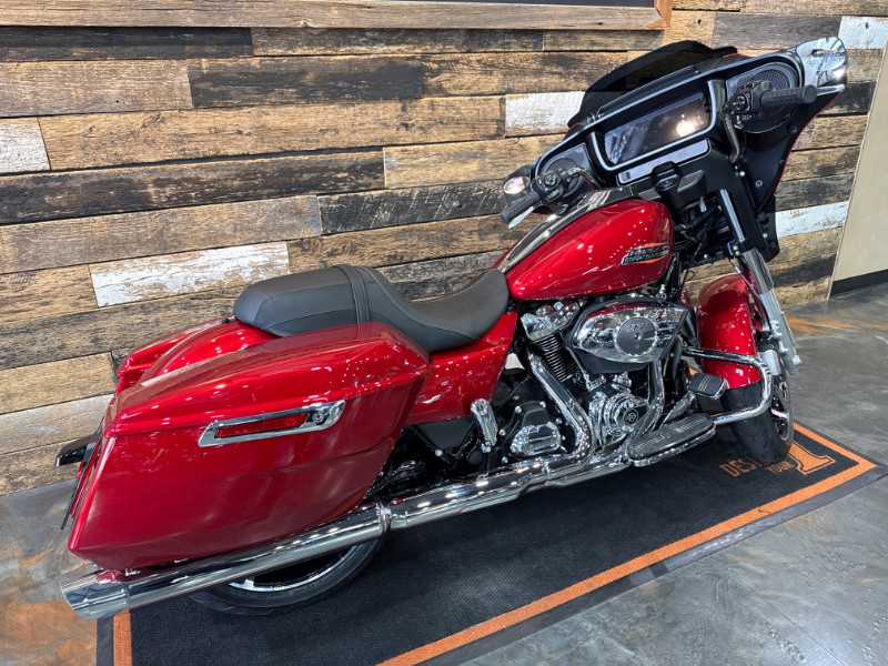Street Glide®